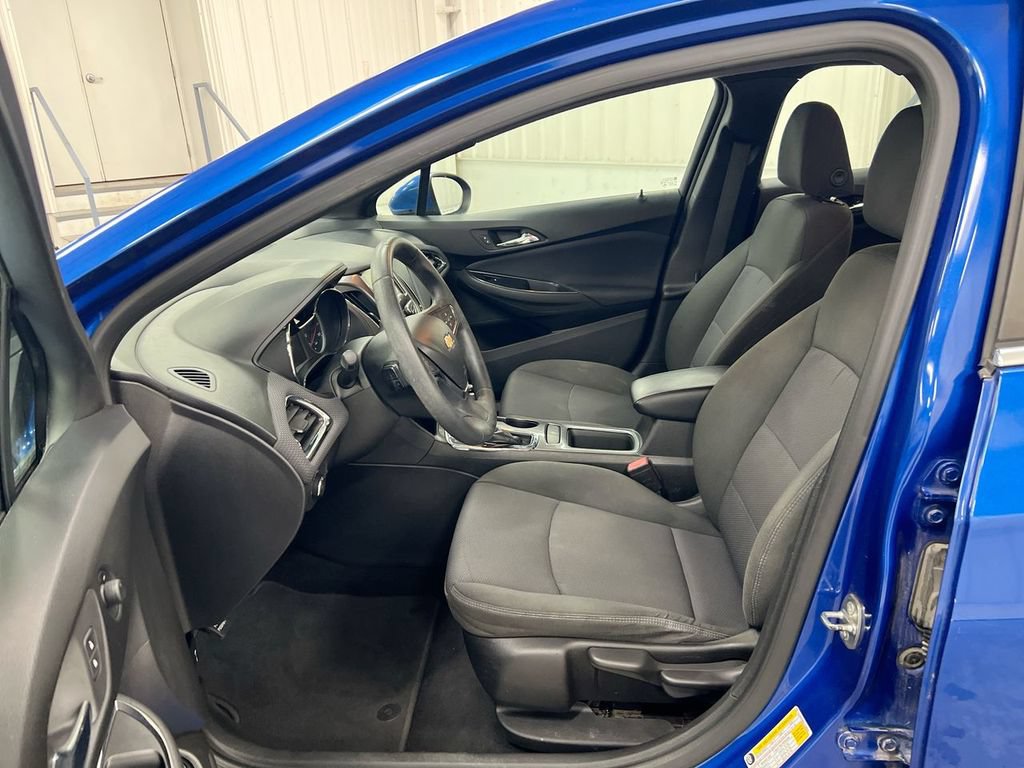 Used 2018 Chevrolet Cruze LT w/ RS Package FWD image 19