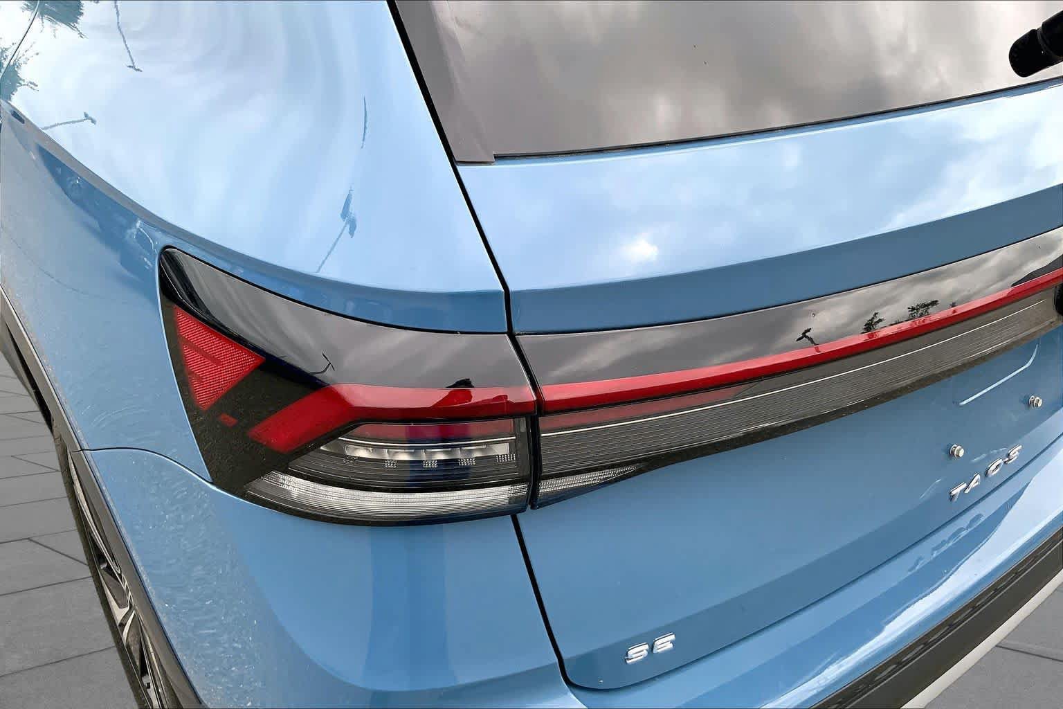 Used 2025 Volkswagen Taos SE AWD/4WD image 29
