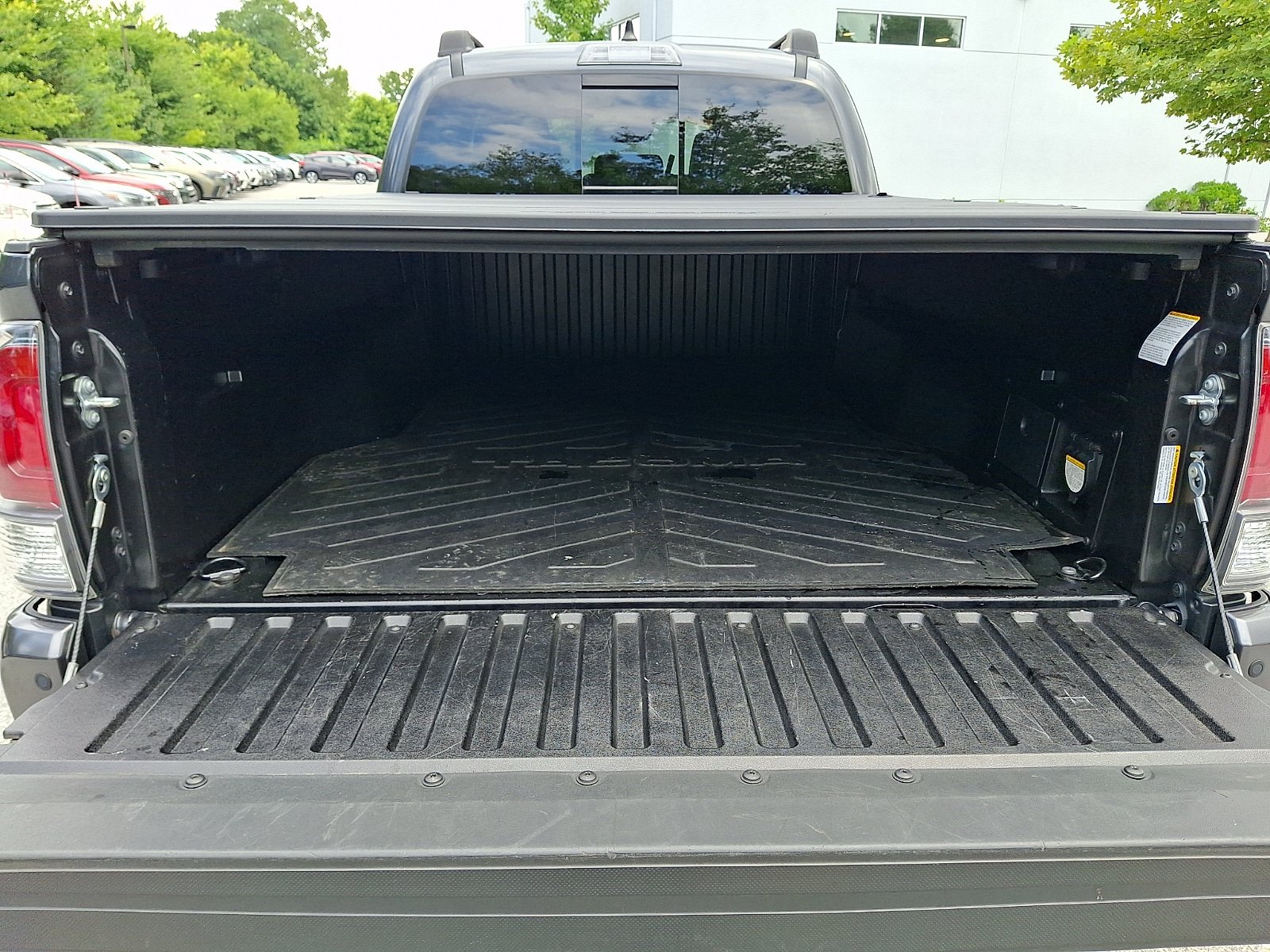 Used 2023 Toyota Tacoma TRD Off-Road w/ TRD Premium Off Road Package AWD/4WD image 31