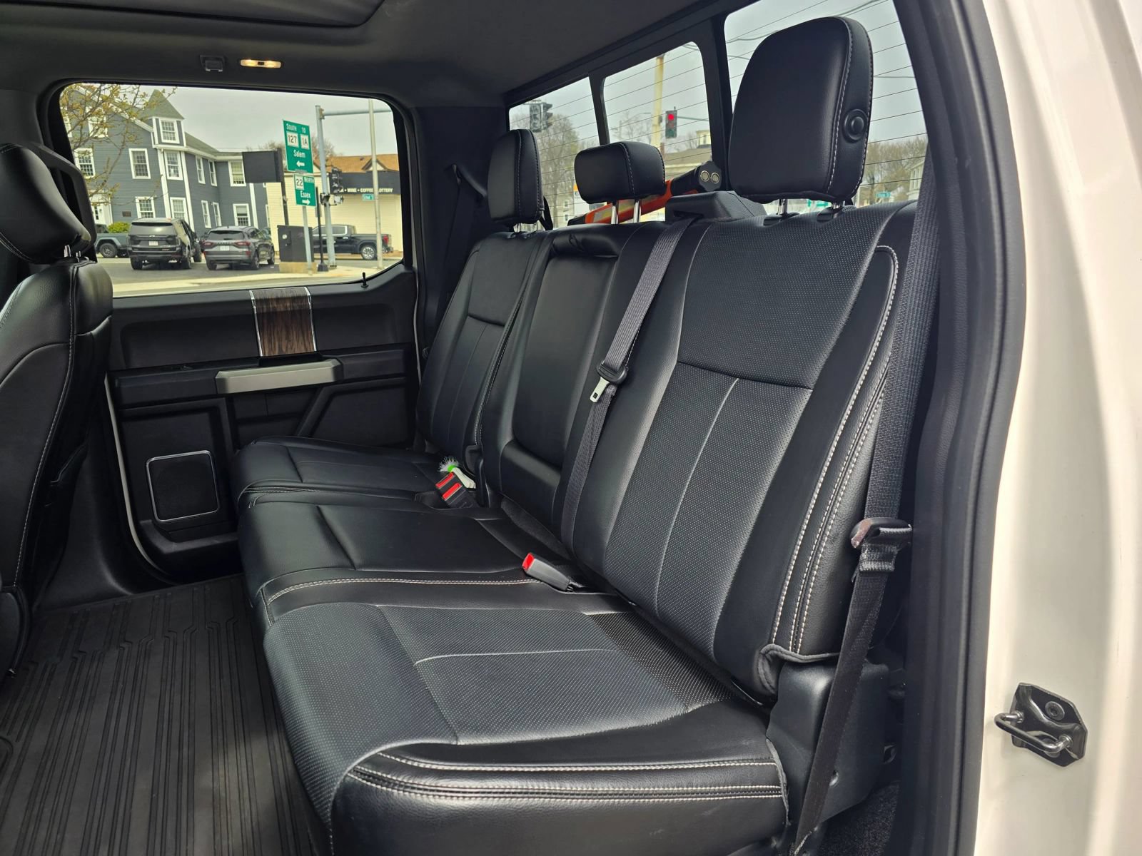 Used 2018 Ford F150 Lariat w/ Equipment Group 502A Luxury AWD/4WD image 12