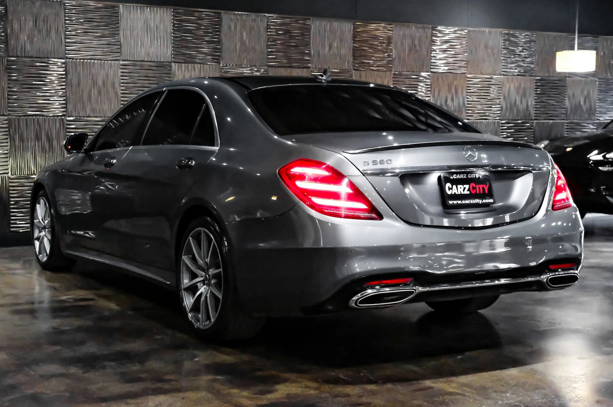 Used 2019 Mercedes-Benz S 560 Sedan image 10