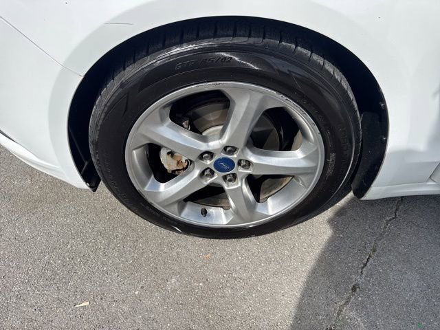 Used 2015 Ford Fusion SE FWD image 17