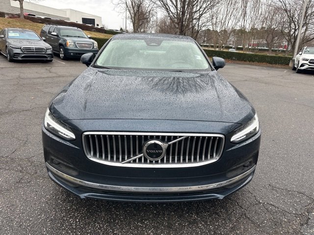 Used 2022 Volvo S90 B6 Inscription image 2