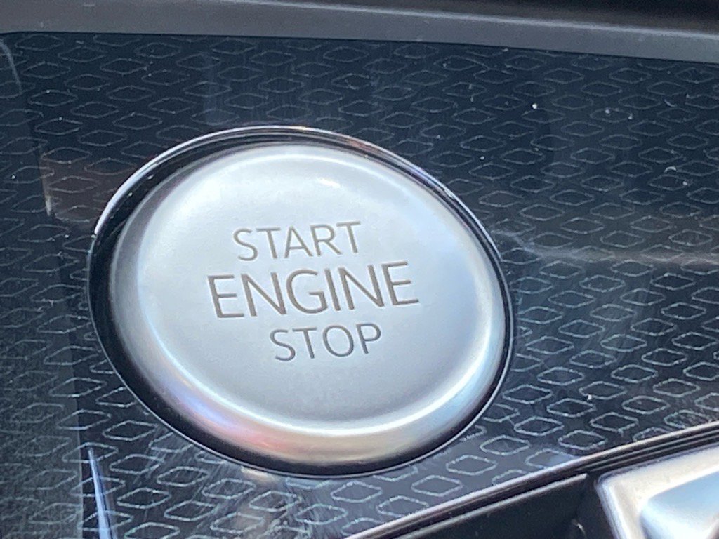 New 2025 Volkswagen Taos SE image 9