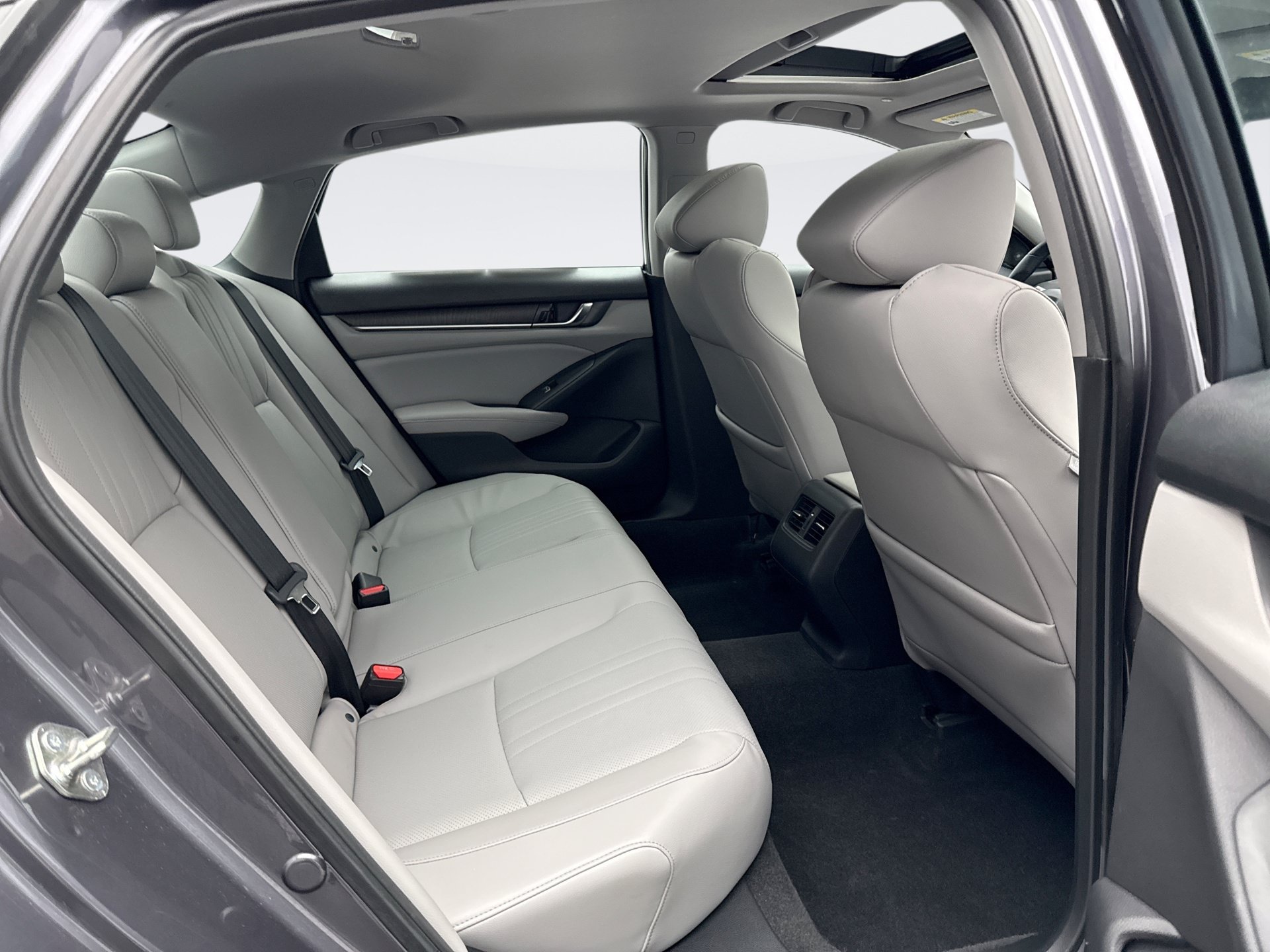 Used 2018 Honda Accord EX-L image 10
