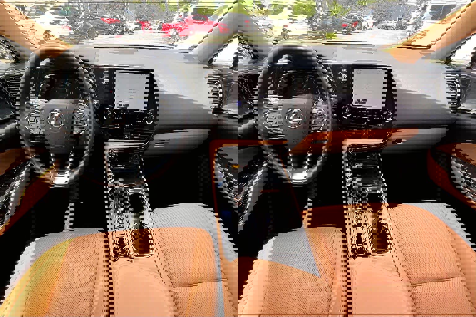 Used 2025 Lexus NX 250 FWD w/ Accessory Package (Z1) image 13