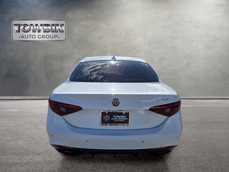 Used 2018 Alfa Romeo Giulia Ti Sport w/ Quick Order Package 22U Sport RWD image 5