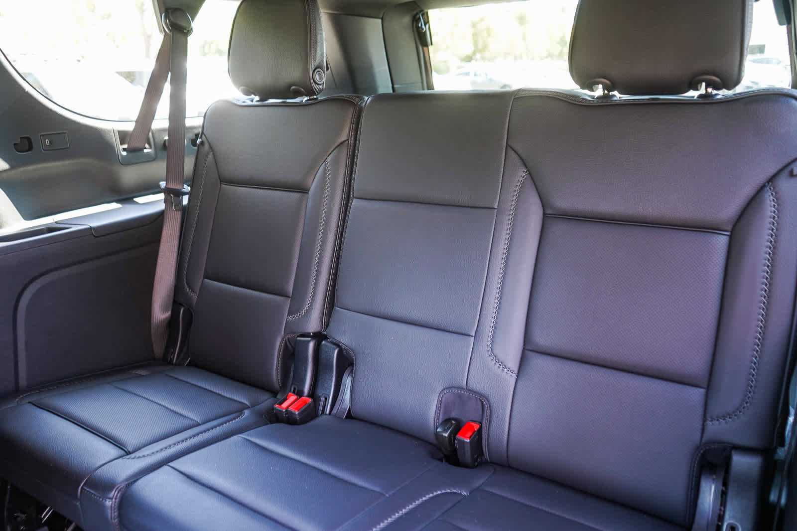 Used 2025 GMC Yukon XL Denali AWD/4WD image 17