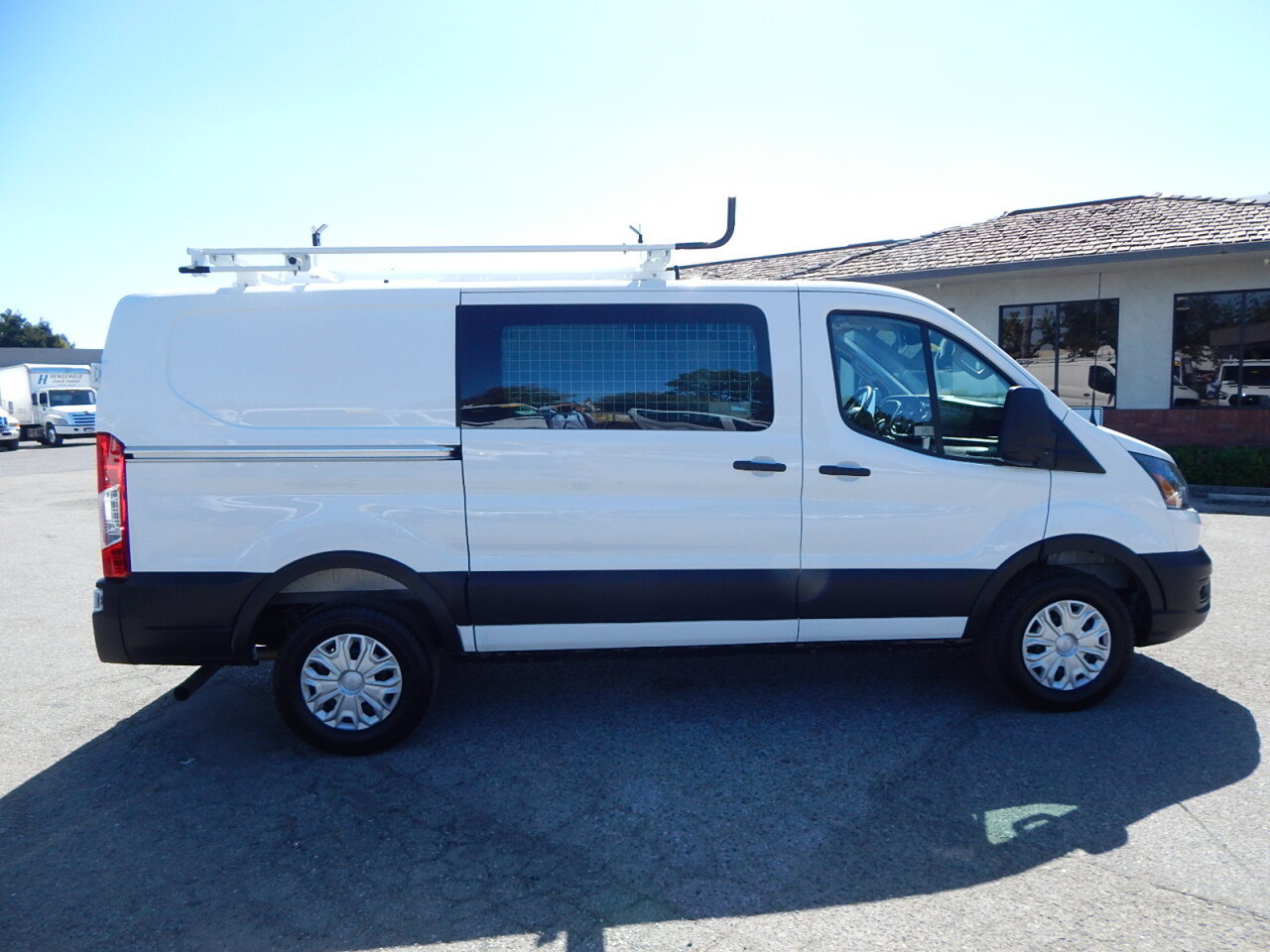 Used 2025 Ford Transit 250 Low Roof w/ Exterior Upgrade Package RWD image 9