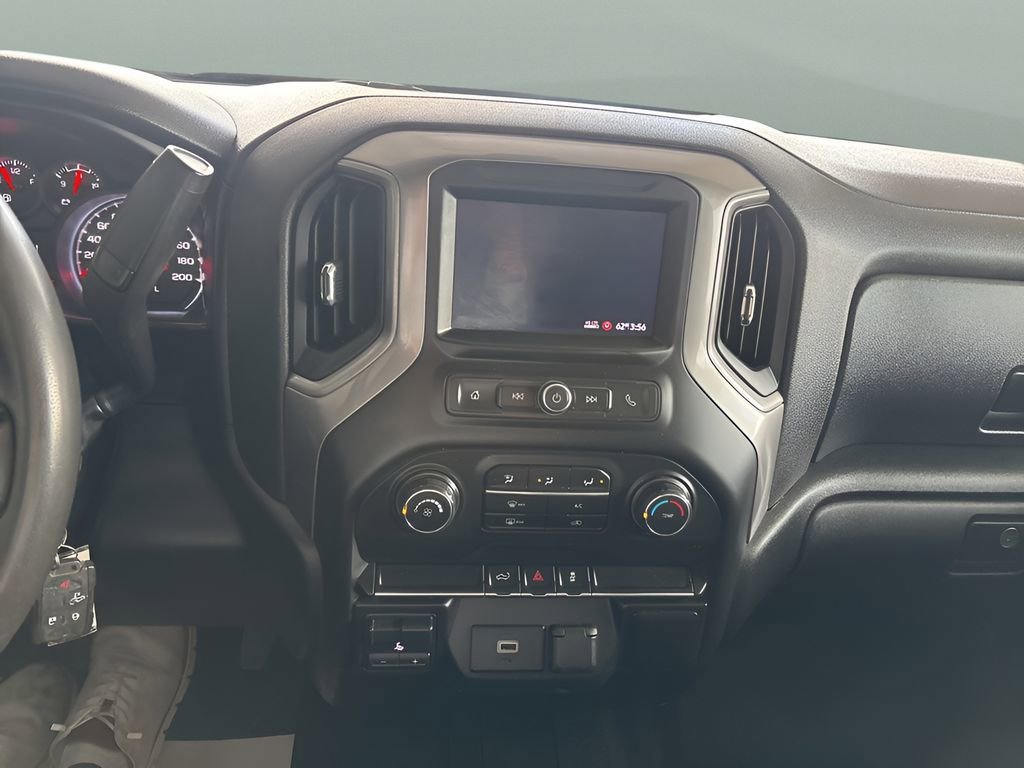 Used 2020 Chevrolet Silverado 2500 Custom w/ Custom Value Package image 15