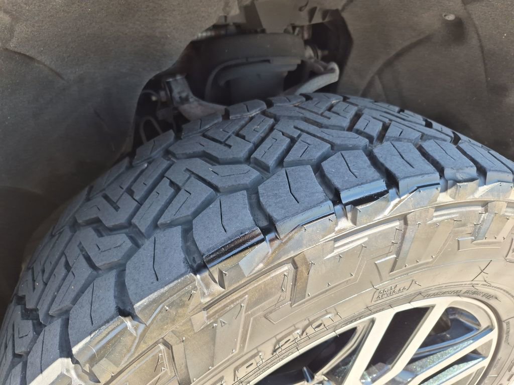 Used 2021 GMC Sierra 1500 AT4 w/ AT4 Value Package AWD/4WD image 15