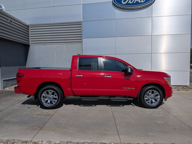 Used 2024 Nissan Titan SV w/ SV Convenience Package AWD/4WD image 3