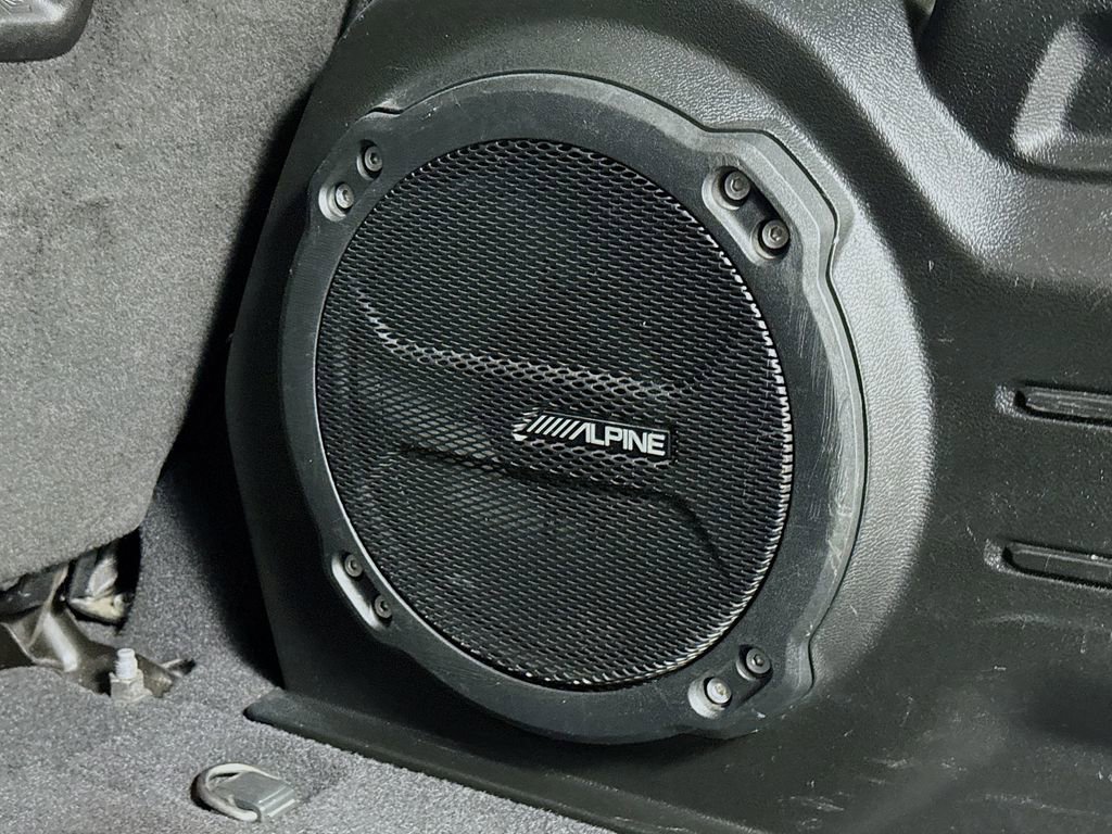 Used 2018 Jeep Wrangler Unlimited Sahara w/ Uconnect 4C Nav & Sound Group image 19