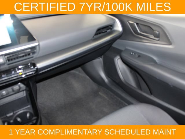 Used 2025 Toyota Prius LE FWD image 16