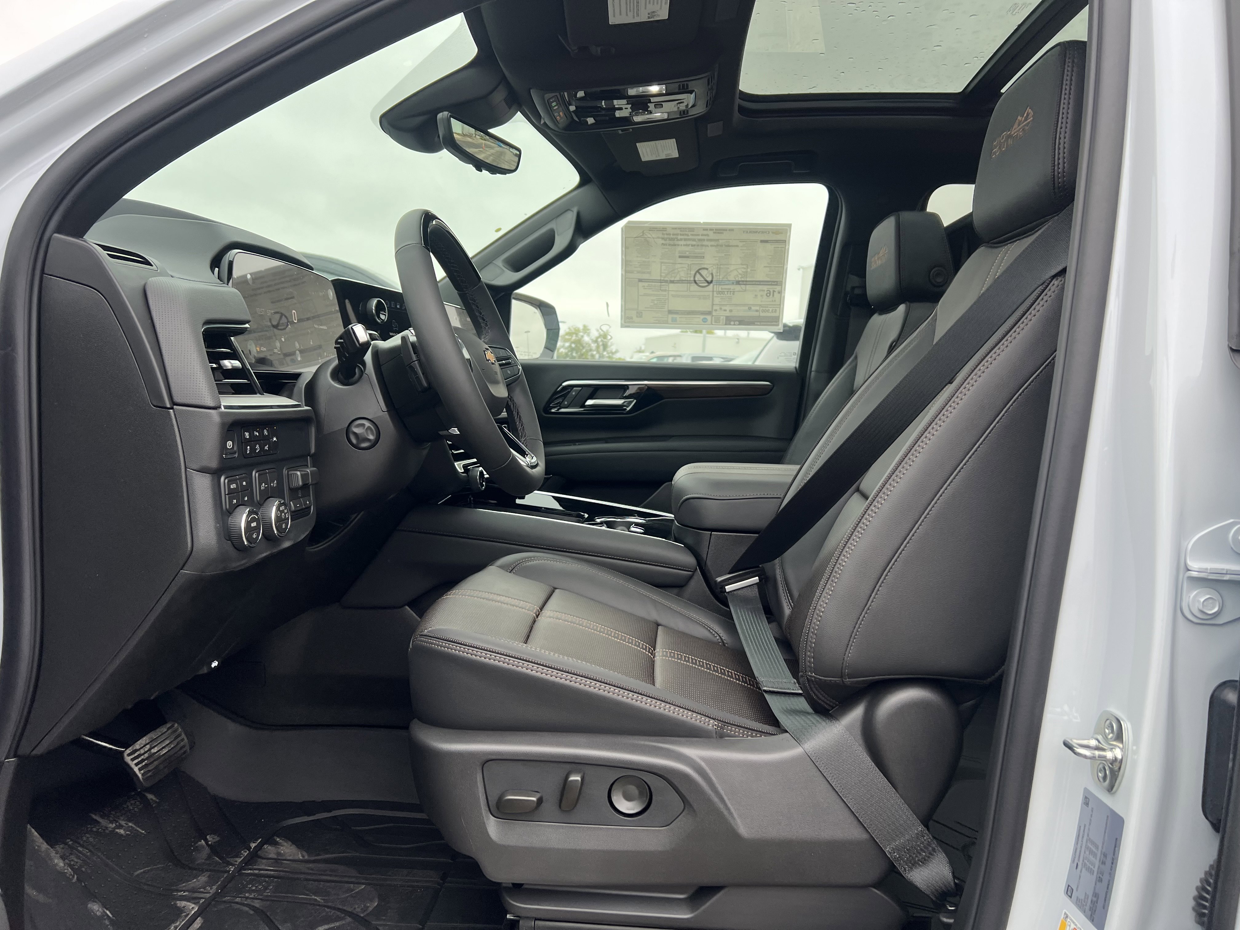 New 2026 Chevrolet Suburban High Country image 4