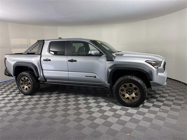 Used 2024 Toyota Tacoma Trailhunter image 10