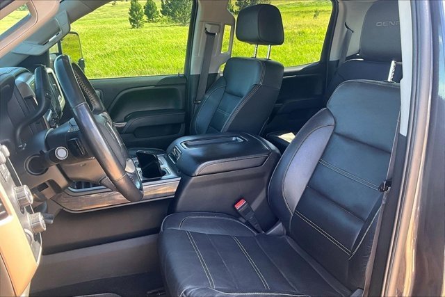 Used 2015 GMC Sierra 2500 Denali w/ Duramax Plus Package AWD/4WD image 19