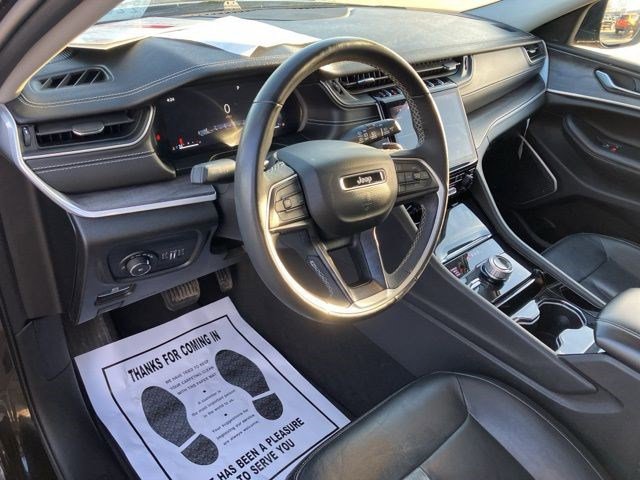 Used 2023 Jeep Grand Cherokee L Limited AWD/4WD image 13