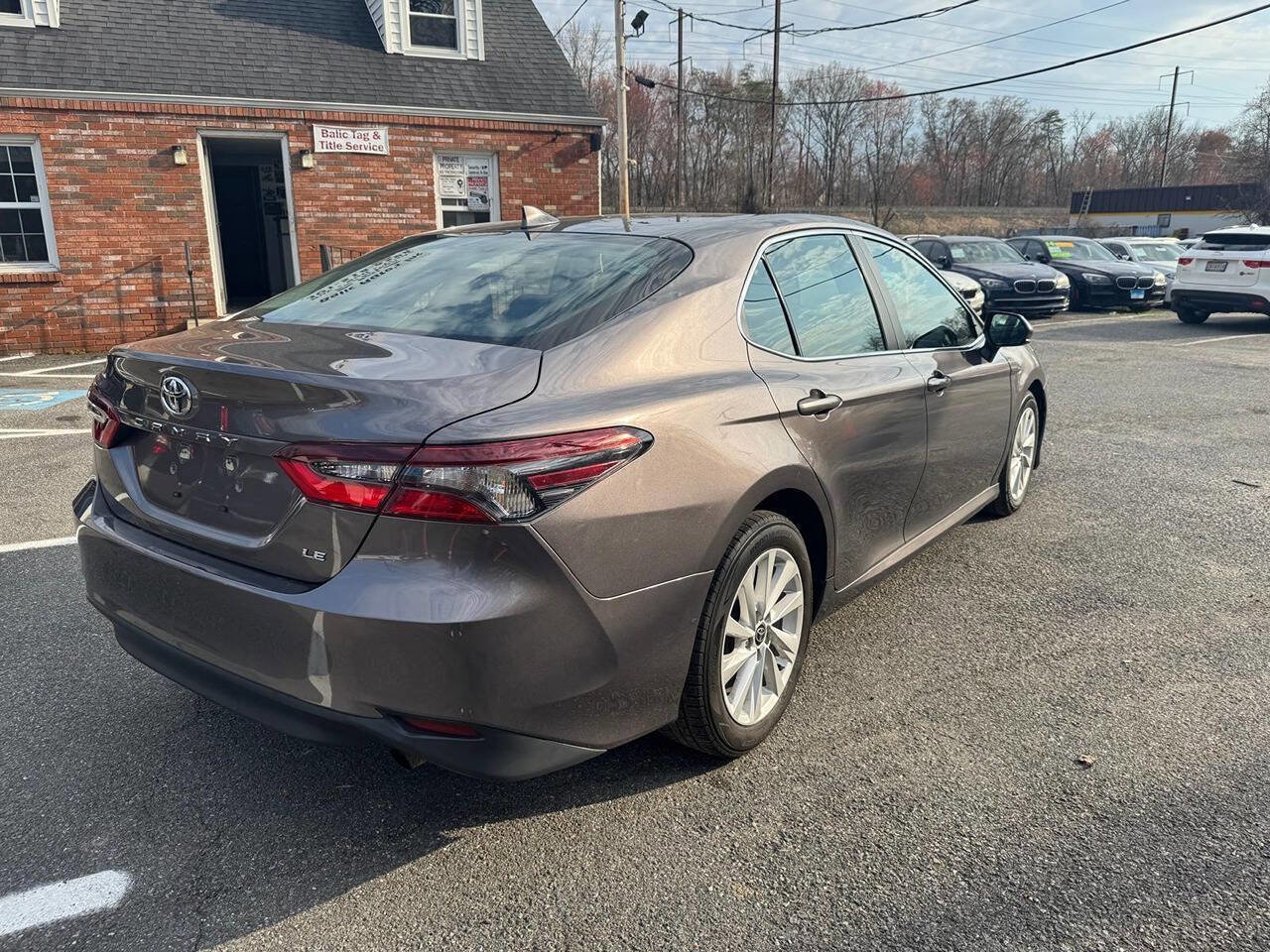 Used 2022 Toyota Camry LE image 7