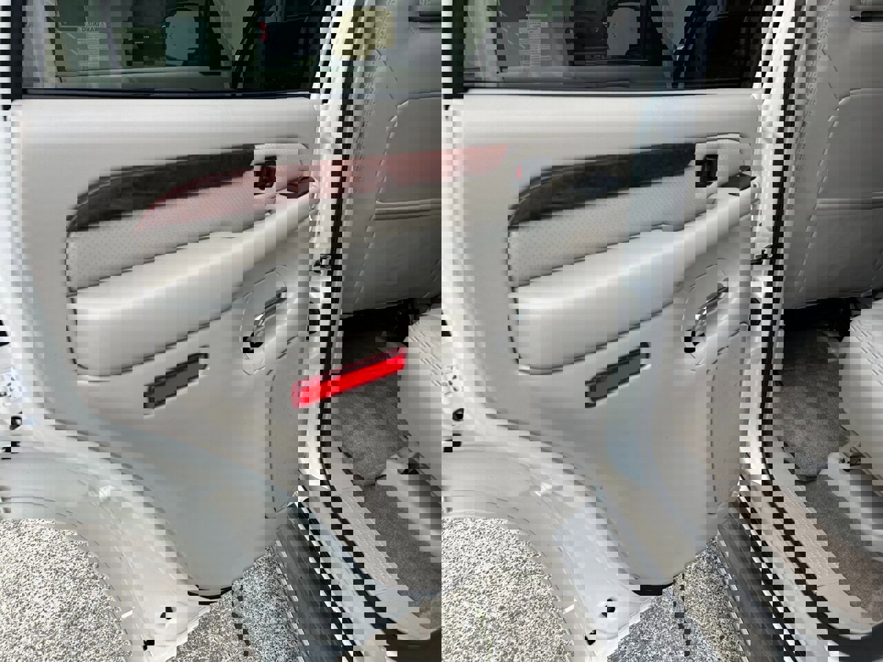 Used 2005 Cadillac Escalade AWD image 29