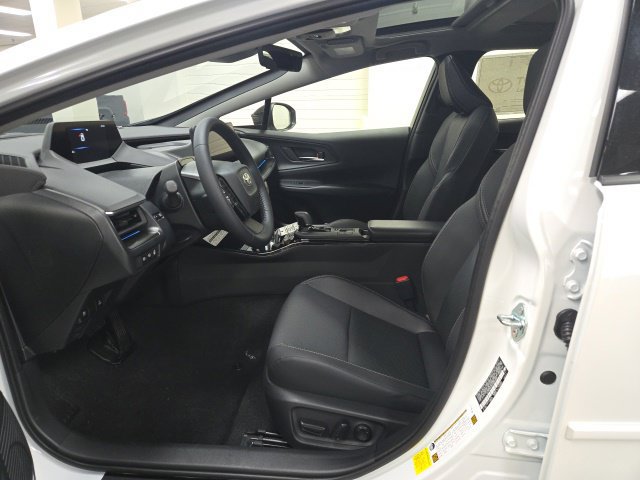 New 2027 Toyota Prius Plug-In Hybrid FWD image 18
