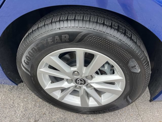 Used 2025 Toyota Camry LE w/ Convenience Package FWD image 14