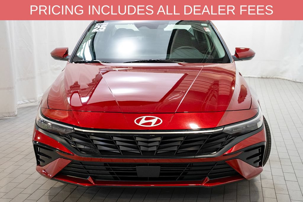 Used 2025 Hyundai Elantra SEL FWD image 2
