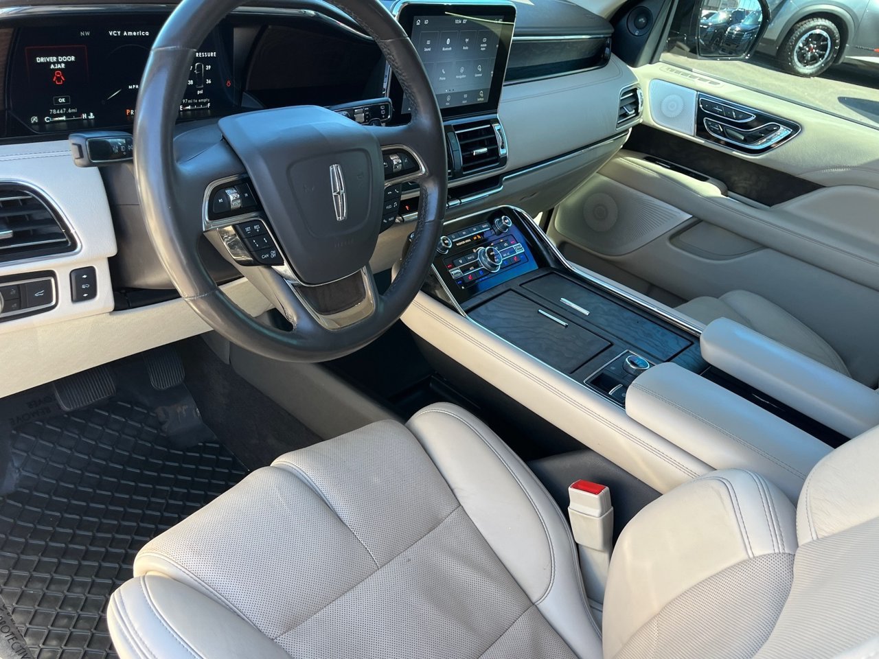 Used 2021 Lincoln Navigator L Reserve AWD/4WD image 16