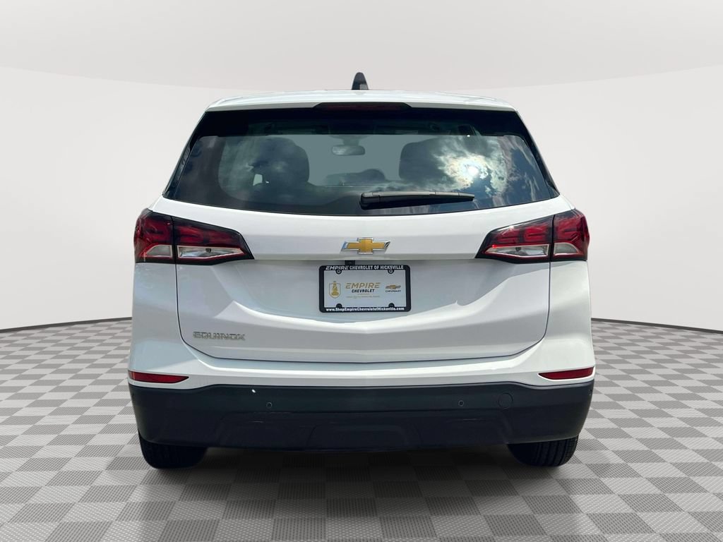Used 2024 Chevrolet Equinox LS w/ Driver Confidence II Package FWD image 6