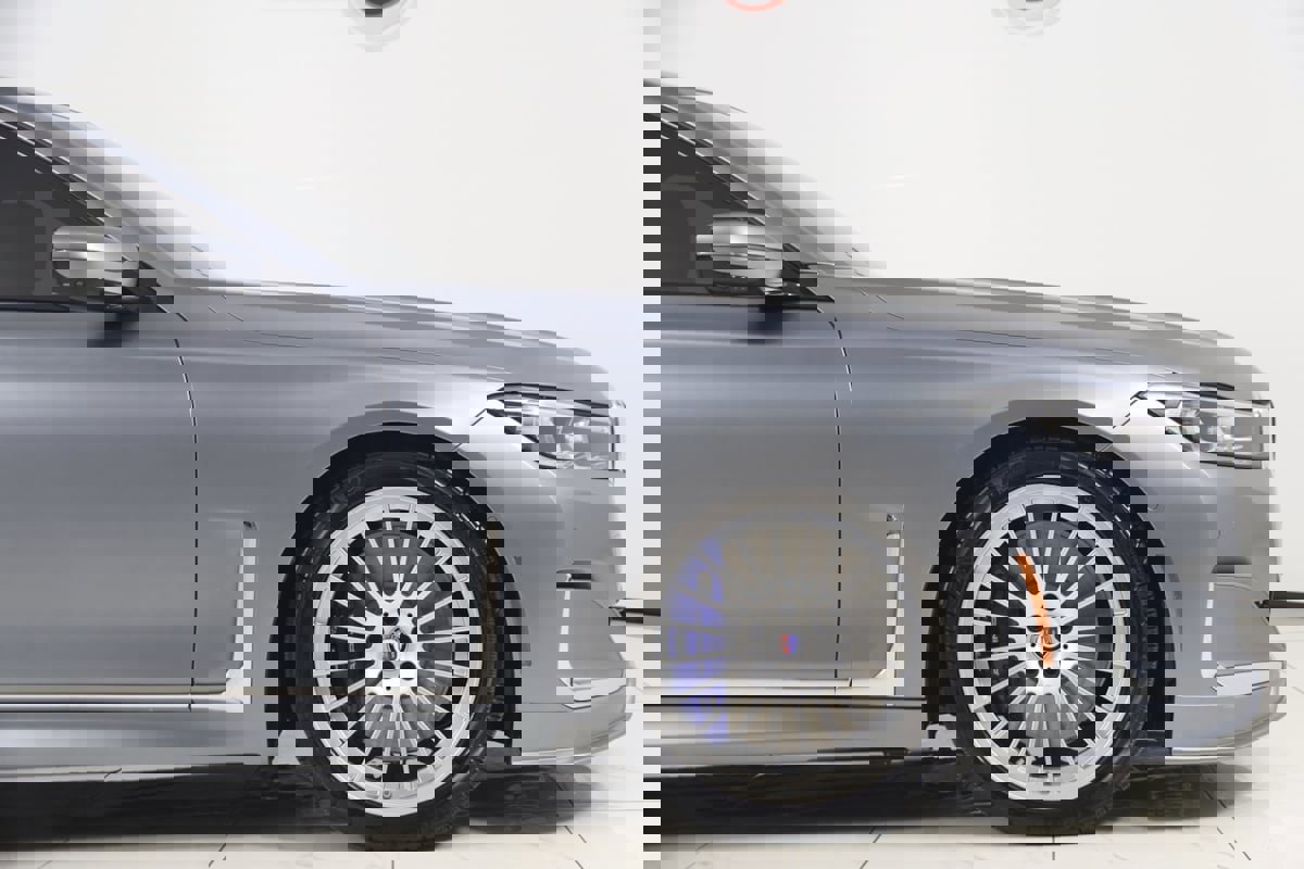 Used 2022 BMW ALPINA B7 xDrive w/ Luxury Rear Seating Package image 83