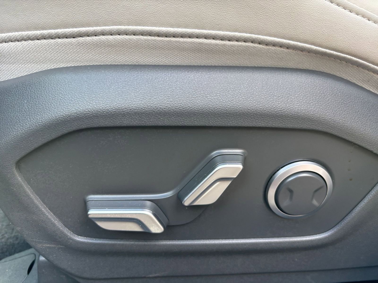 Used 2025 Hyundai Santa Fe SEL image 23