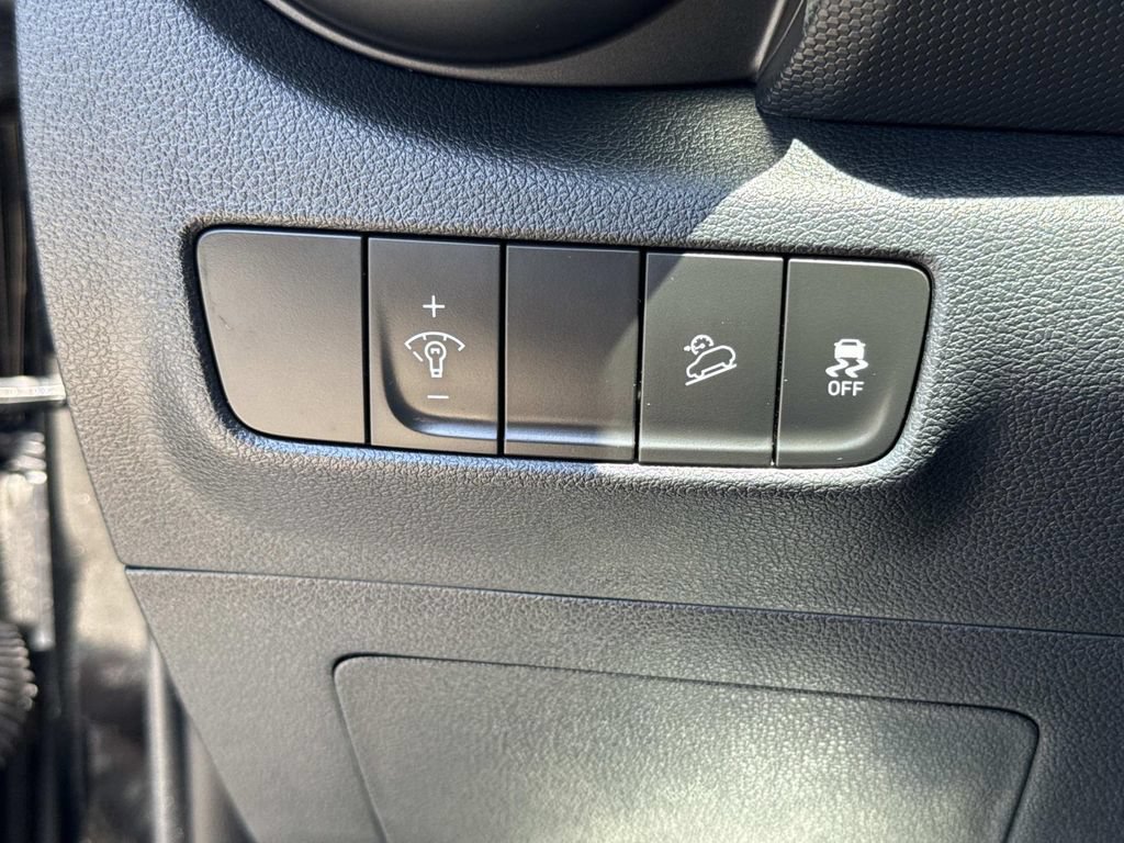 Used 2023 Hyundai Kona SEL w/ Cargo Package AWD/4WD image 42