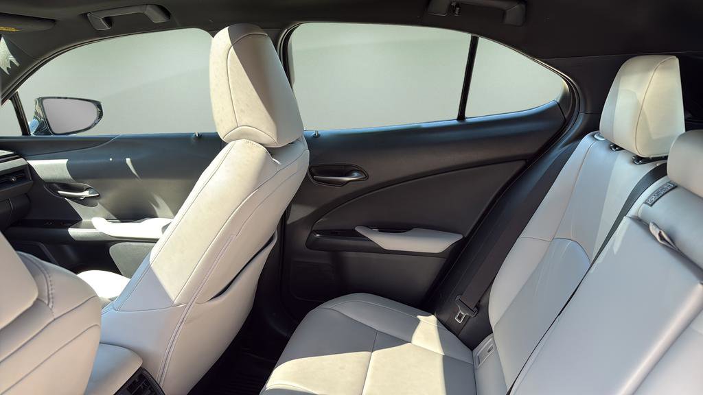 Used 2020 Lexus UX 250h w/ Premium Package image 17