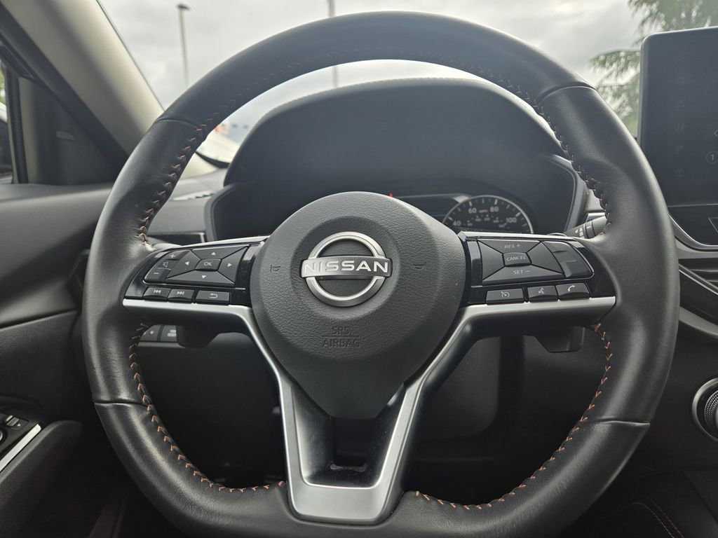 Used 2023 Nissan Altima 2.5 SR w/ SR Premium Package FWD image 17