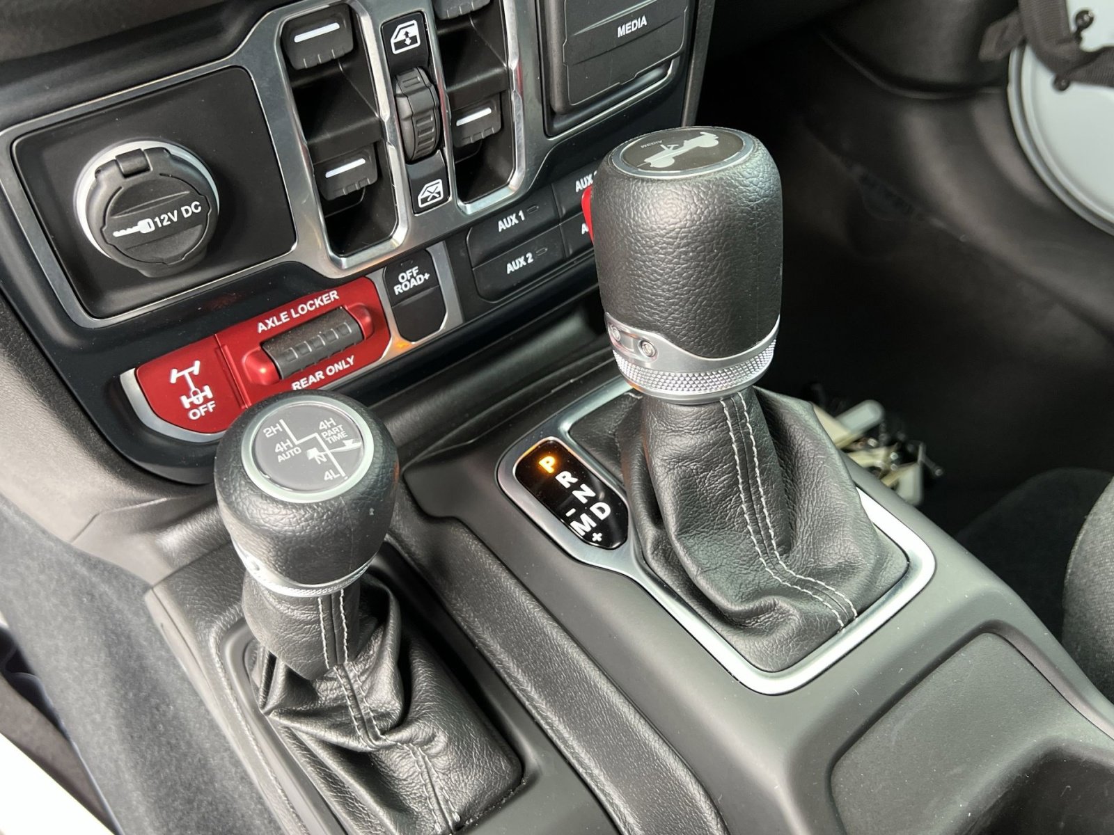 Used 2024 Jeep Wrangler Willys image 28