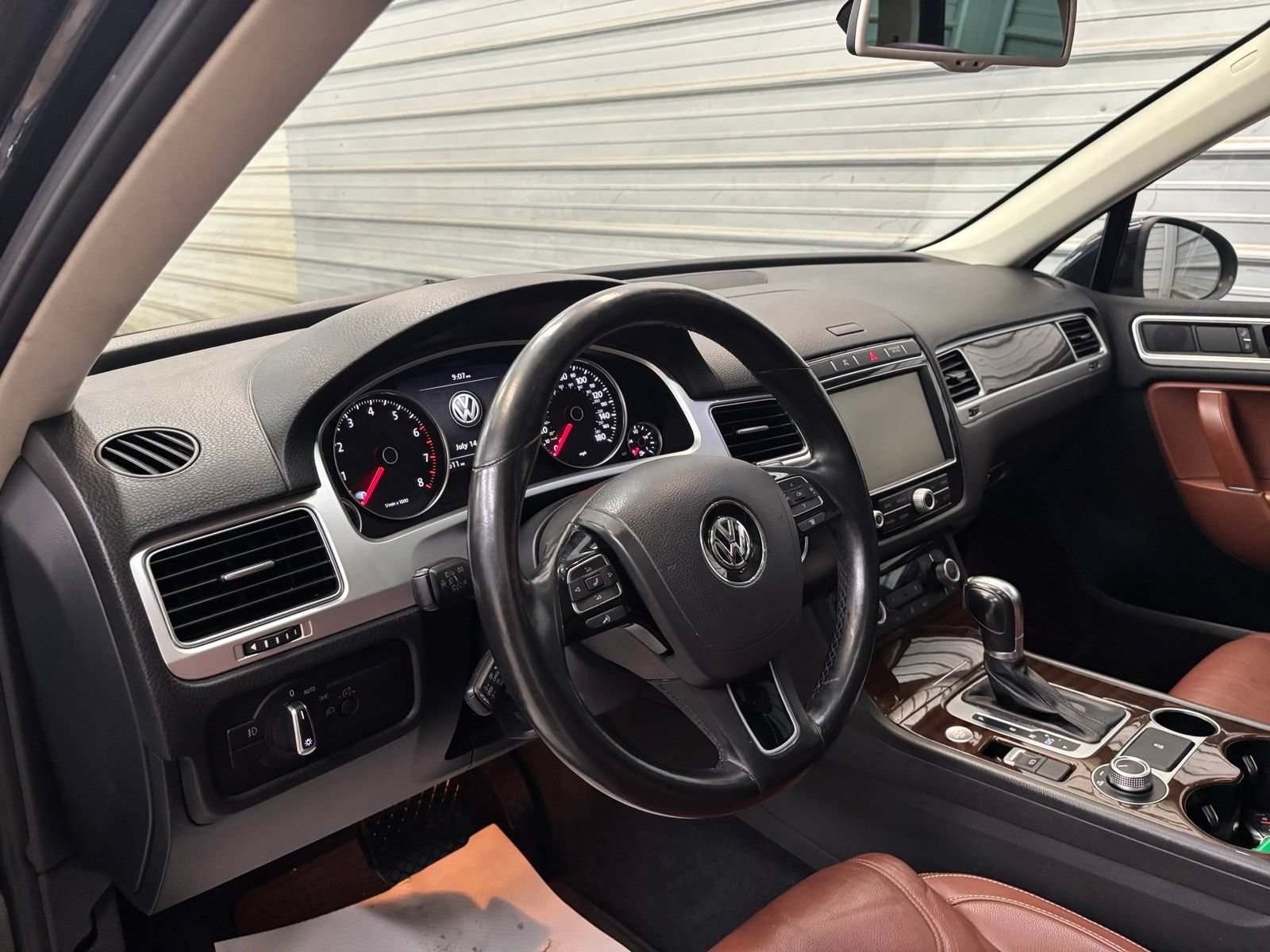 Used 2015 Volkswagen Touareg VR6 AWD/4WD image 13