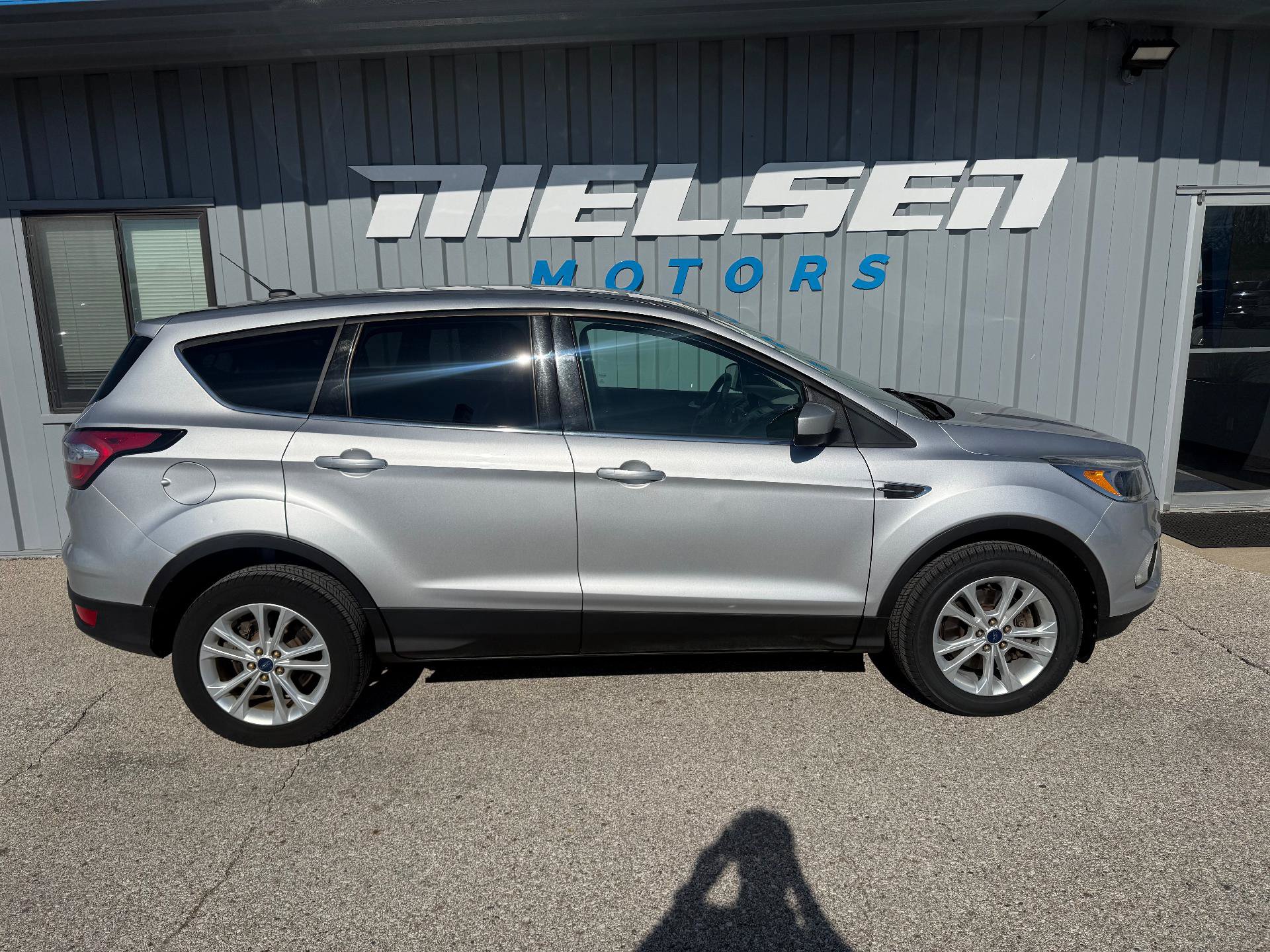 Used 2017 Ford Escape SE AWD/4WD image 5