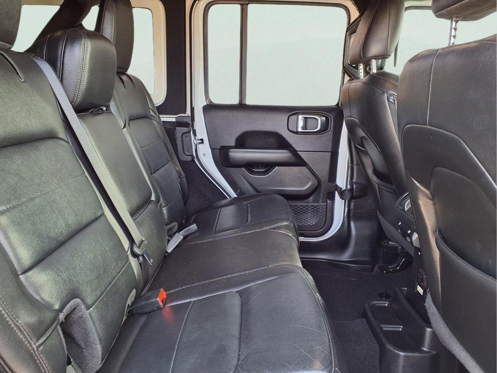 Used 2022 Jeep Wrangler Unlimited Sahara image 11