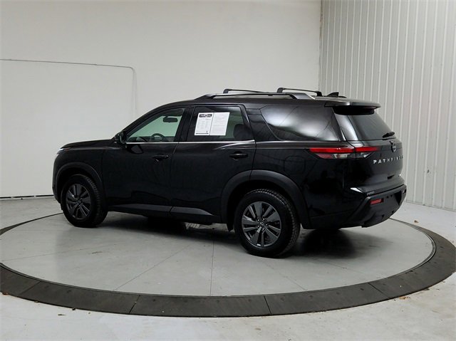 Used 2024 Nissan Pathfinder SV image 5