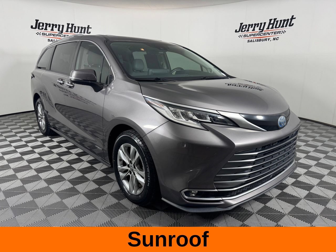 Used 2021 Toyota Sienna Limited FWD image 7