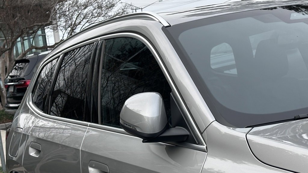 Used 2025 BMW X1 xDrive28i w/ Technology Package image 3