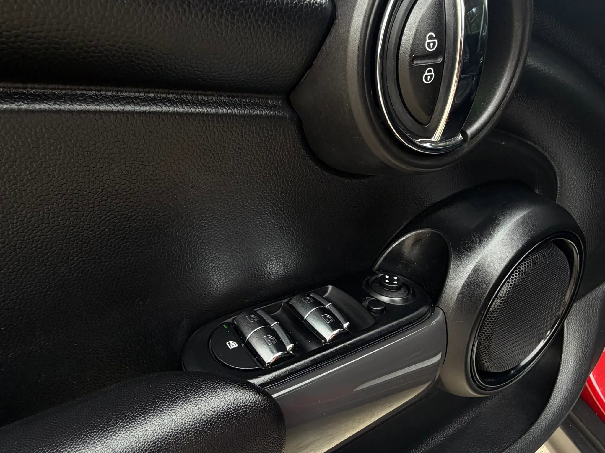 Used 2017 MINI Cooper 4-Door Hardtop FWD image 13