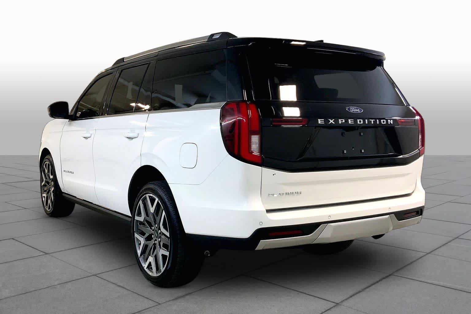 Used 2026 Ford Expedition Platinum w/ Platinum Ultimate Package AWD/4WD image 11