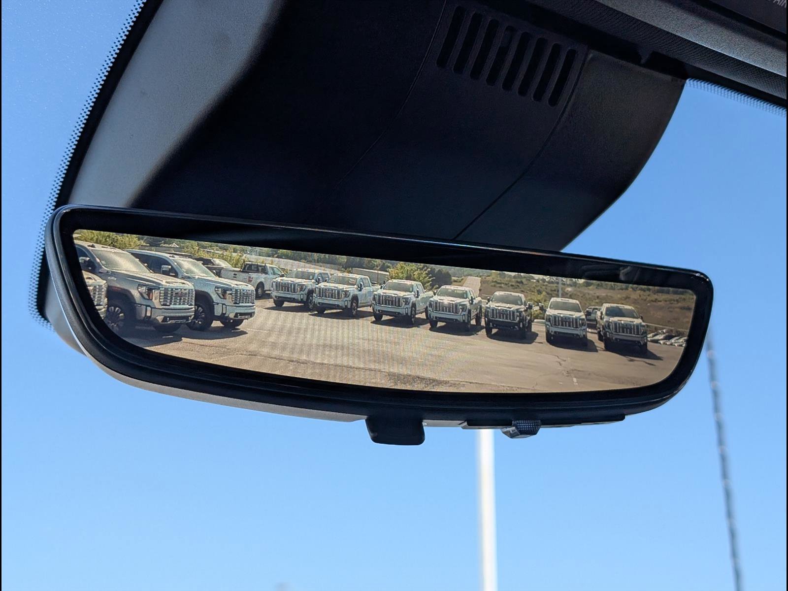 Used 2024 Chevrolet Silverado 2500 High Country w/ High Country Premium Package AWD/4WD image 17