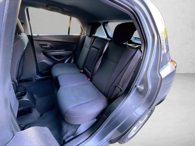 Used 2020 Chevrolet Trax LS FWD image 28