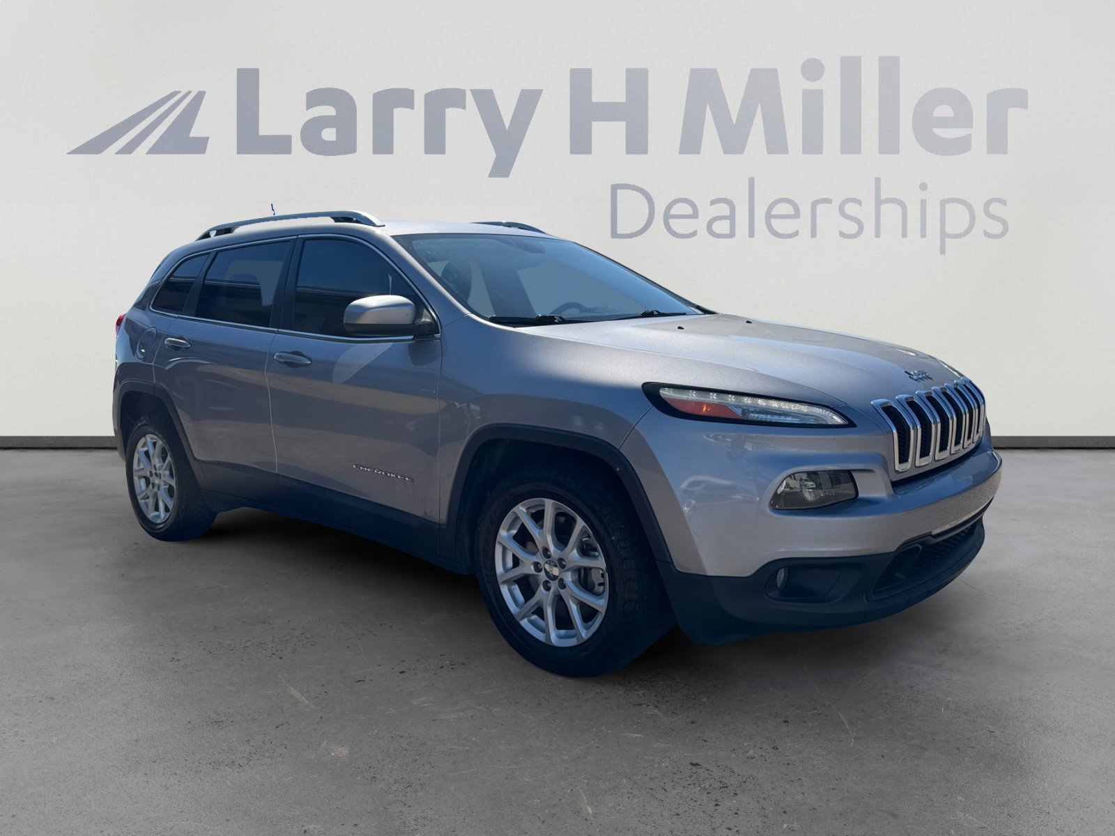 Used 2017 Jeep Cherokee Latitude w/ Comfort/Convenience Group FWD image 7