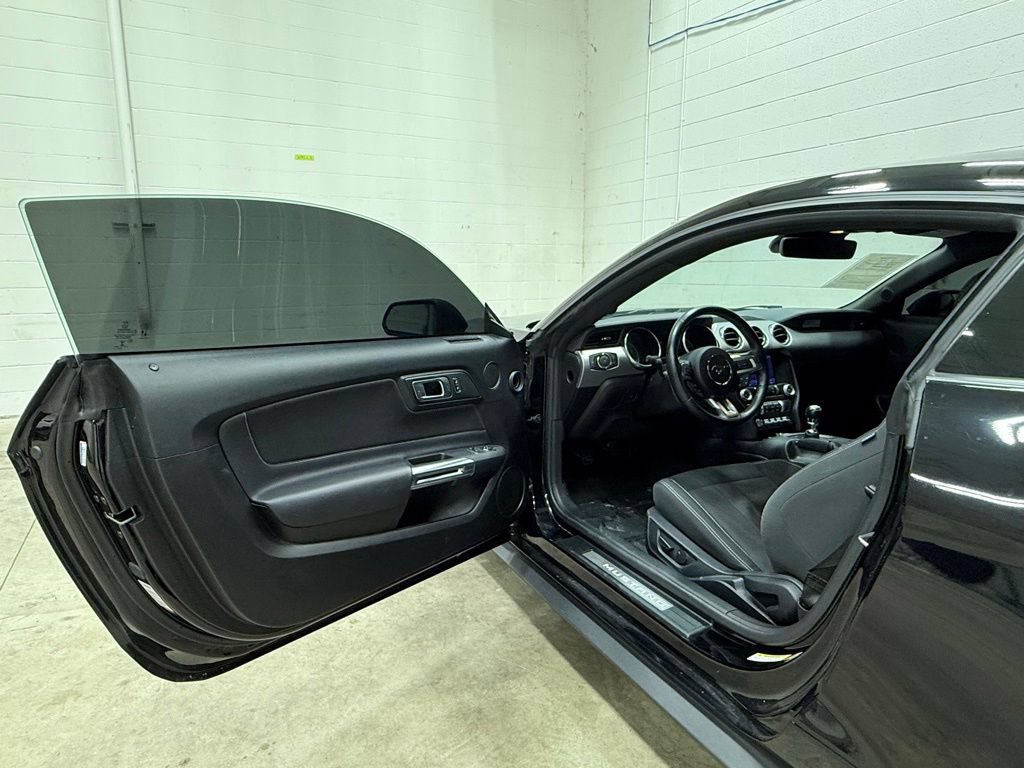 Used 2022 Ford Mustang GT w/ Equipment Group 301A RWD image 28