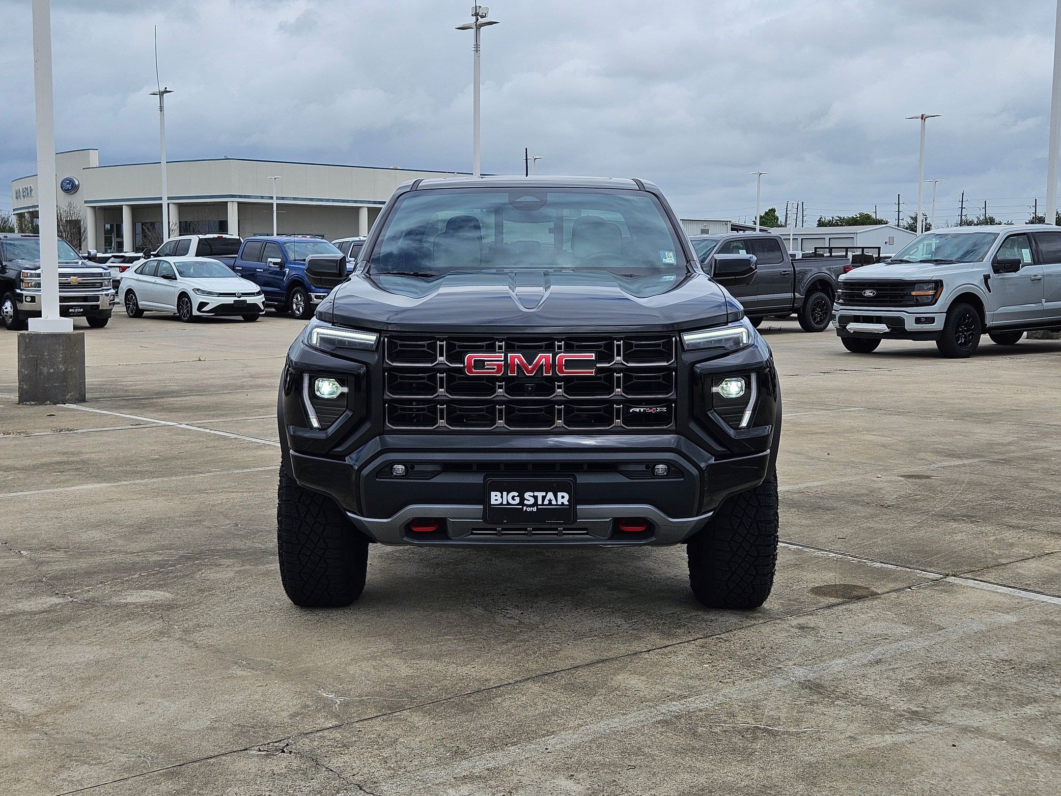 Used 2025 GMC Canyon AT4 w/ AT4X Package image 9