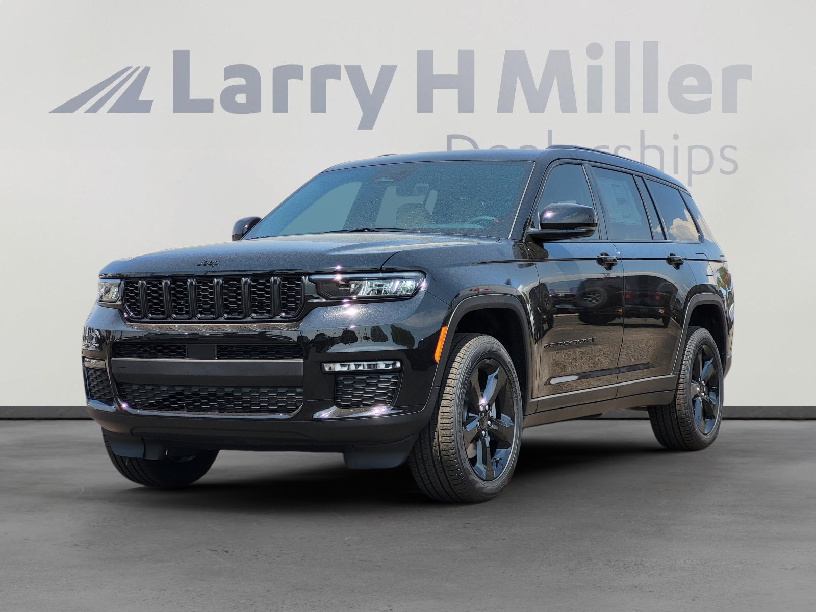 New 2025 Jeep Grand Cherokee L Limited w/ Black Appearance Package image 1