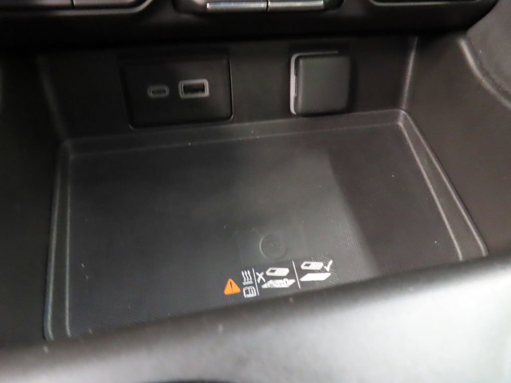 Used 2024 Chevrolet Suburban RST w/ Luxury Package image 65